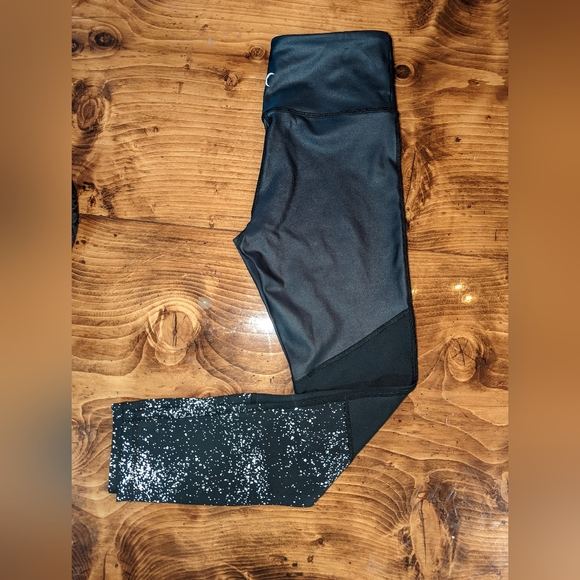 Zyia Metallic Reflective Light n Tights 6-8 - Picture 3 of 3